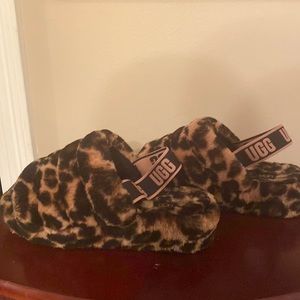 Ugg Leopard Cozy, Comfy Fluffy Size 9 Slippers